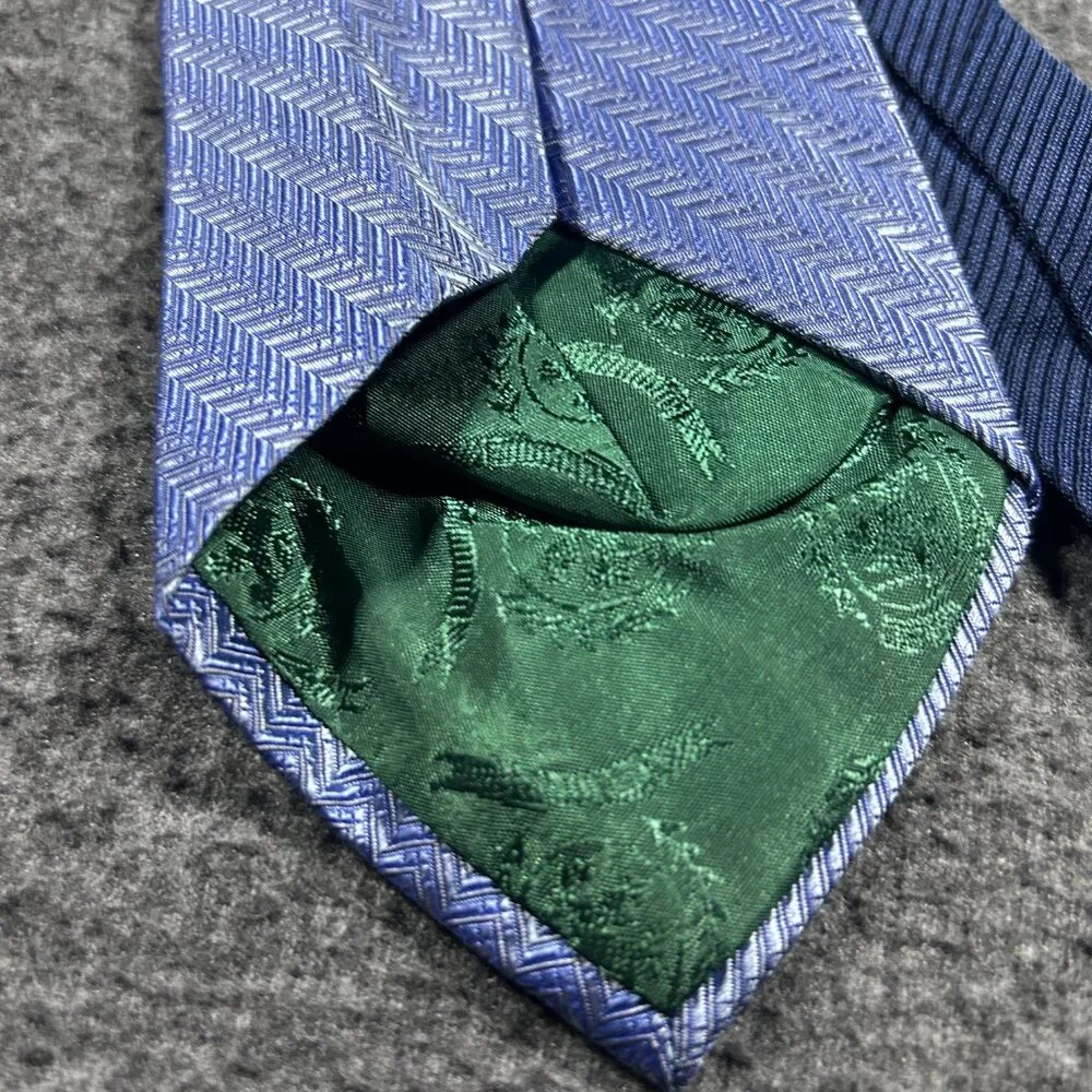 Tommy Hilfiger Tie 100% Silk USA Blue Herringbone VTG TOMMY Logo‎